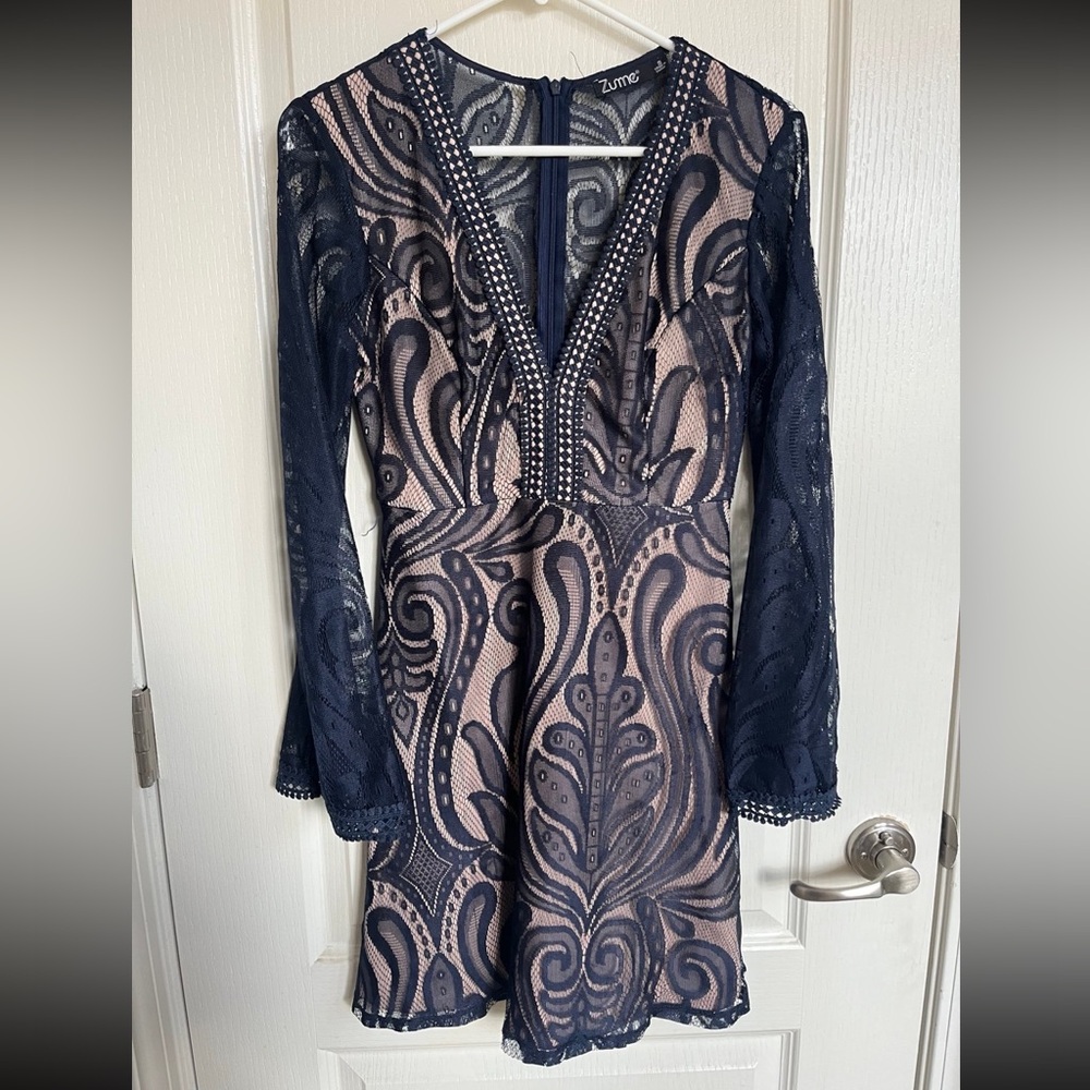 Womens Long Sleeved Lace Accent Blue Midlength Dress